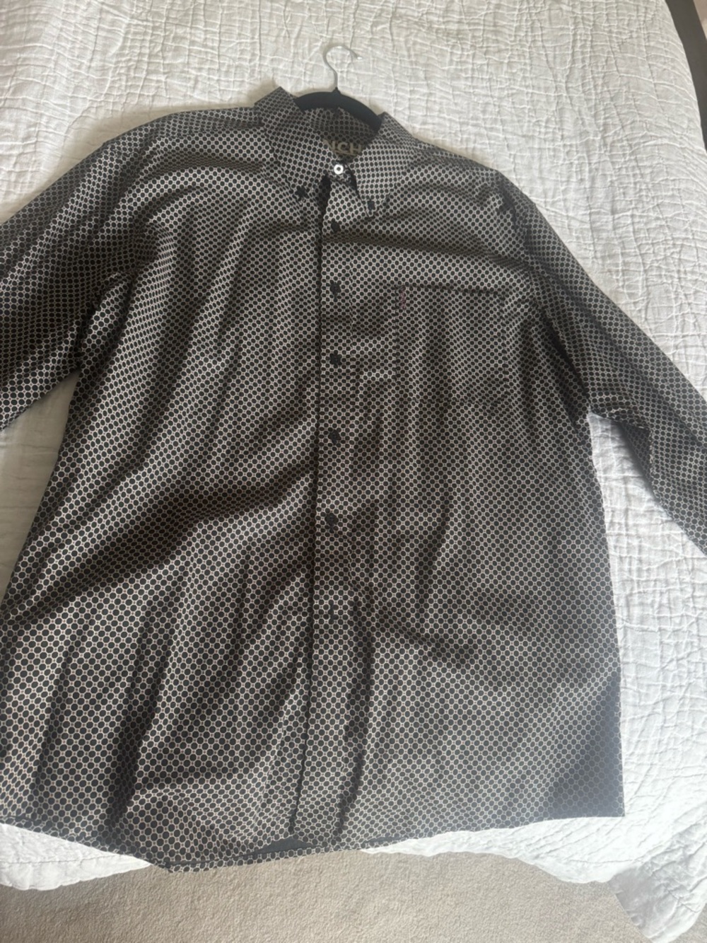 Cinch Black and White Hex Dot Button-Down Shirt